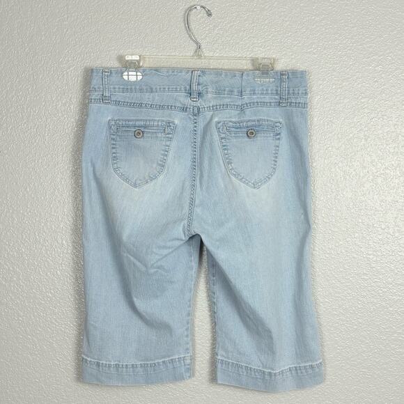 Women's Size 12 Light Wash Brady Style Bermuda Length Light Wash Shorts Pants - Picture 4 of 10